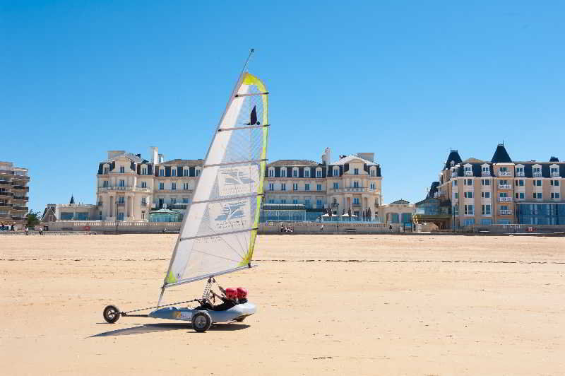 Hôtel Le Nouveau Monde Saint-Malo Exterior foto